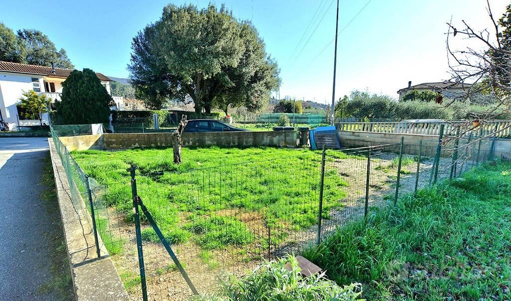 Appartamento di 125 m² con 5 locali e box auto a F - Altro