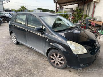 TOYOTA COROLLA VERSO ricambi usati