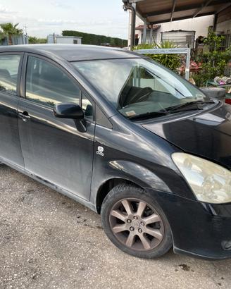 TOYOTA COROLLA VERSO ricambi usati