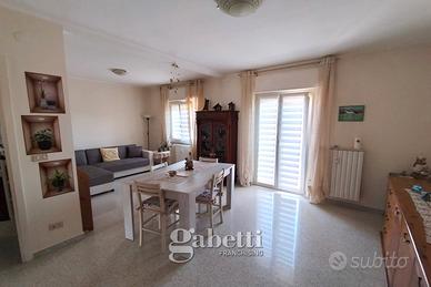 Appartamento con due camere da letto in via Umbria