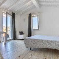 Monolocale con bagno e angolo cottura