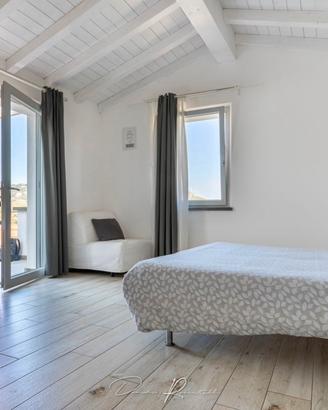 Monolocale con bagno e angolo cottura
