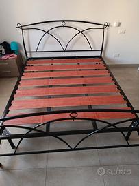 Letto matrimoniale con rete