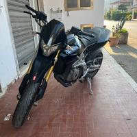 Aprilia dorsoduro 750