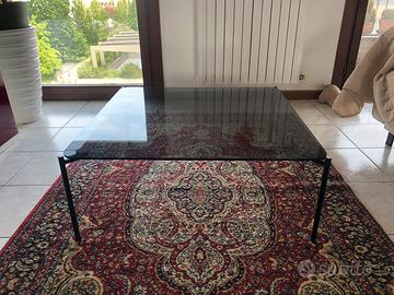 Tavolino di cristallo nero