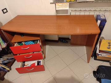 Scrivania con cassettiera 150x60x73