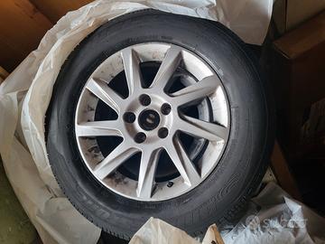 cerchi compresi di pneumatici estivi