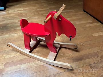 Cavallo a dondolo