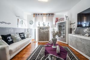 4 LOC. CON 2 BAGNI, GARAGE, CANTINA, POSTO AUTO IN