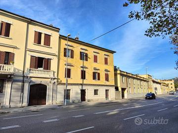 BARCOLA: Splendido quadrilocale con vista