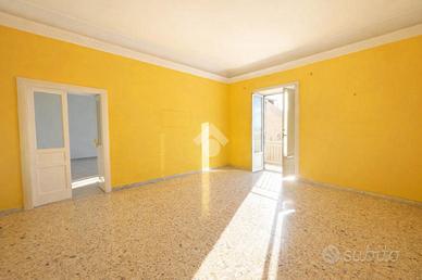 4 LOCALI A PORTICI