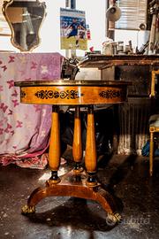 Mobili restaurati per chiusura attività