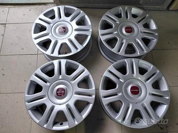 Cerchi in lega da 15 pollici per Fiat panda