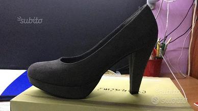 Scarpa con tacco grigio scuro
