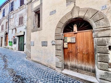 Poli: appartamento centrale