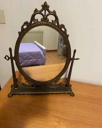 Specchio in ottone antico