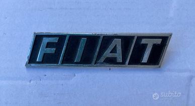 Scritta stemma logo marchio FIAT anni 70-80