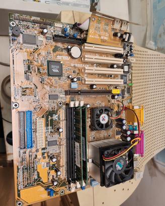 PC Vintage ASUS A7V266 Athlon XP Matrox SB (Test)