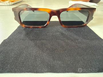 Yves Saint Laurent SL 660