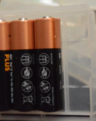 Contenitore batterie AA