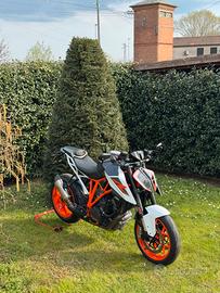 Ktm 1290 superduke r