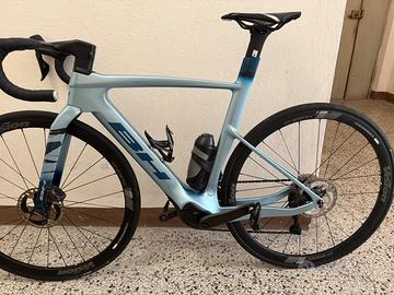 Bicicletta assistita BH IAEROLIGHT 1.8