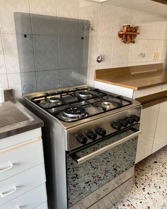 Cucina + Forno usati pochissimo - cessione app.to