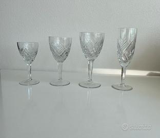 Servizio vintage di bicchieri in cristallo da 12