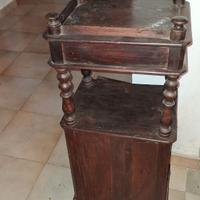 Mobiletto con antina, cassetto e doppio ripiano