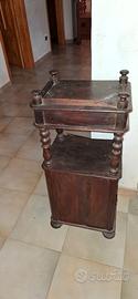 Mobiletto con antina, cassetto e doppio ripiano