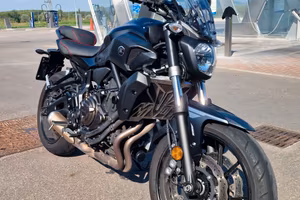 YAMAHA MT07