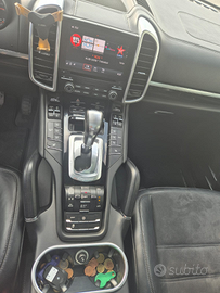 Porsche cayenne platinum edition