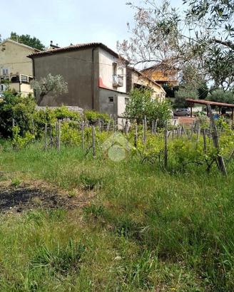 TER. RESIDENZIALE A CASTROLIBERO