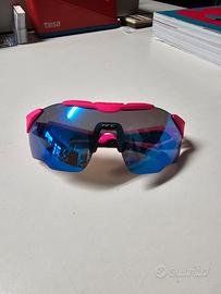 occhiali da sole fuxia