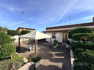 Porzione di Villa Bifamiliare con Vista Mare al Ce