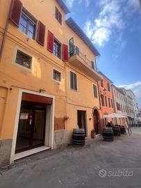 Fondo commerciale mq. 45 circa Corso Asciano