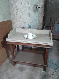 mobile  con piano in scaglia secolare 