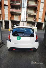 Lancia ypsilon KM 14.938