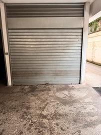 Box/garage/deposito via napoli