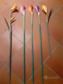 Fiori di legno dipinti