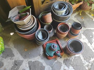 vasi e irrigatore