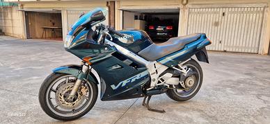 Honda VFR 750