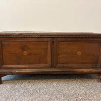 Antica Cassapanca in noce massello originale