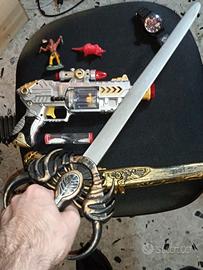 Lotto giocattoli misti per bambino, spada, pistola