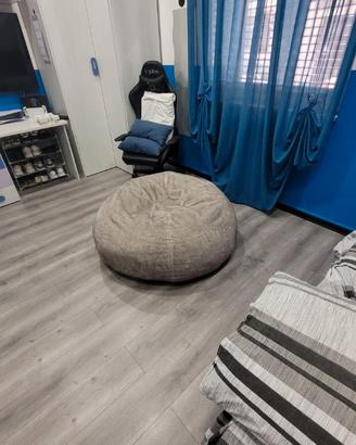 Pouf come nuovo con pelo morbido con cerniera