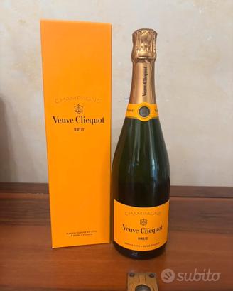 Champagne veuve clicquot scatolato