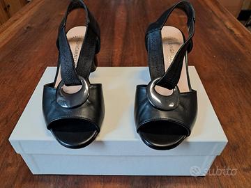 SANDALI NUOVI IN PELLE N. 36 NERI