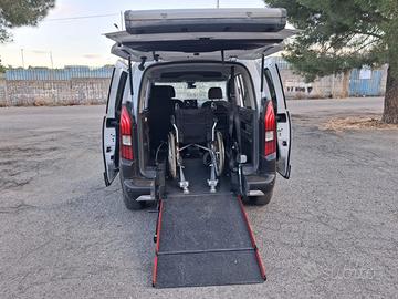 Peugeot rifter trasporto disabili pianale ribassat