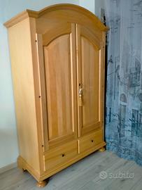 armadio in legno massello