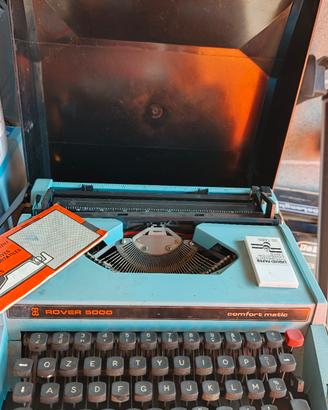 Macchina da scrivere vintage 